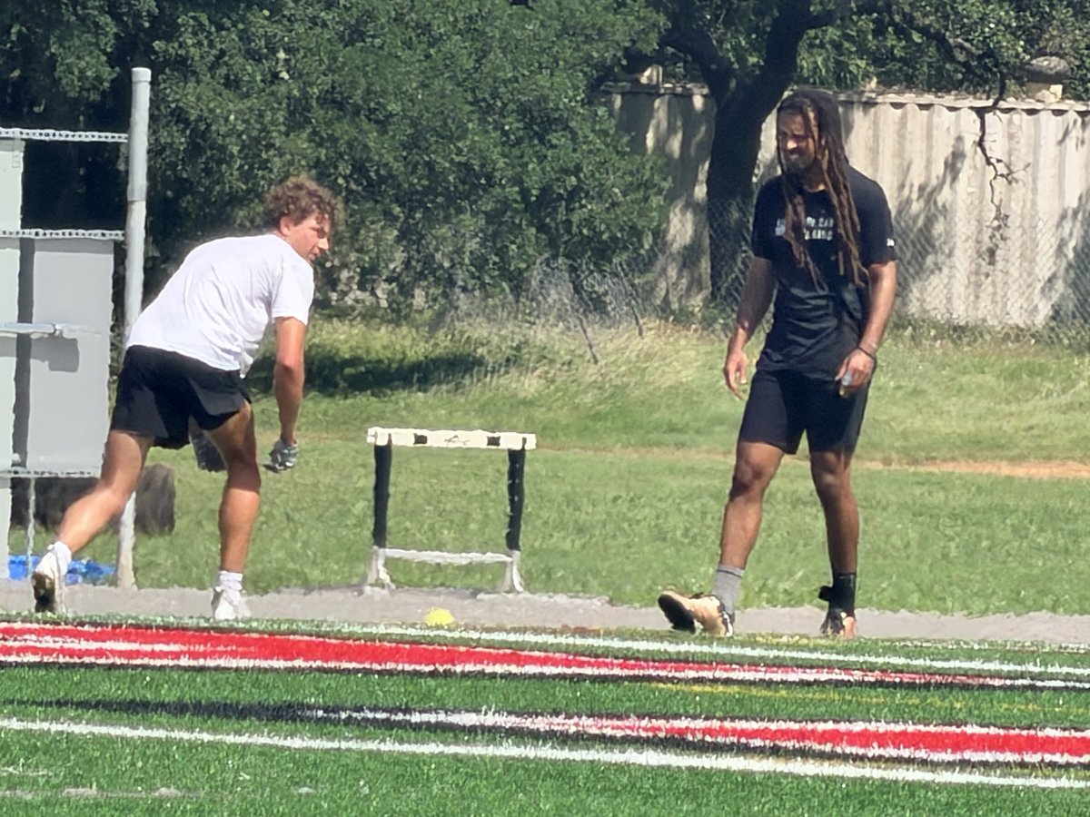 Samhaun13's tweet photo. Thank you @CoachNickATX for having me out to get some good work with Coach Jordan Barton today!

@CoachCarlin @coacharmatta @CoachAntoine @CoachSamuelsTX @CoachElkinsHSU @MustangsDC @CoachGGlynn @Whitehead_HSU @JeffreyHaun https://t.co/7wSRCfCFpP