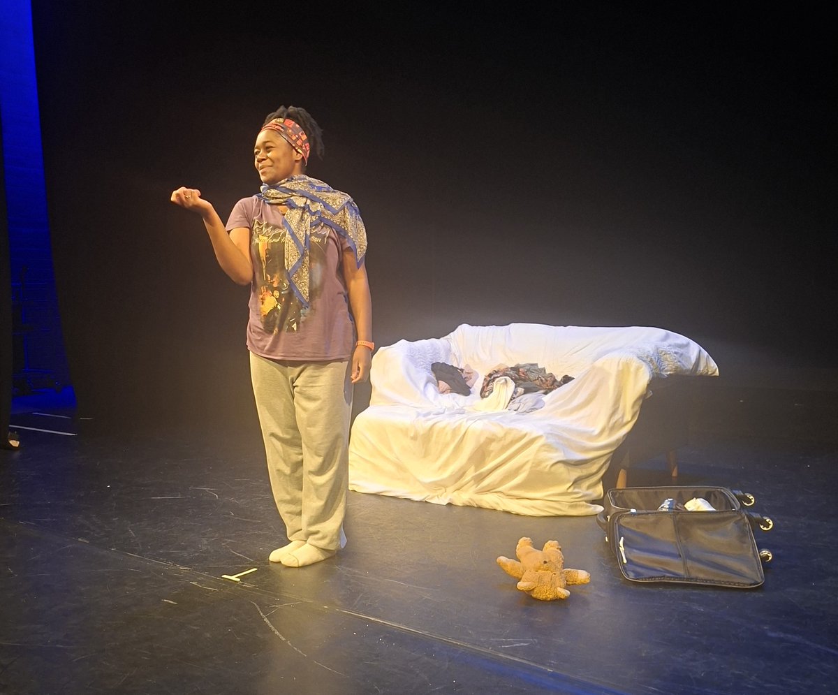 AintIAWomanUK's tweet photo. #ThatFourLetterWord: 3 short plays. 1. Safekeeping: powerful monologue exploring memory, identity, family, &amp; belonging. If everyday objects R personal &amp; collective histories, what do we hold on2 or let go? 14-18 Jul @BreadandRosesTC https://t.co/sBEoAZfIlo #theatre #fringe https://t.co/RRWqDrEInZ