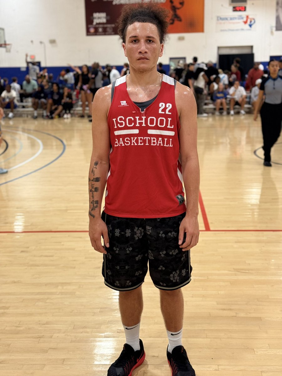 RL_HoopsMedia's tweet photo. Dylan Franklin | 2027 | Lone Star Elite 
Dylan was on fire from long distance today.  5 3s, outstanding on defense and continues to showcase his playmaking ability. Dylan will be a hot commodity in July on the #RLHoops circuit https://t.co/CSMHwUyQEv