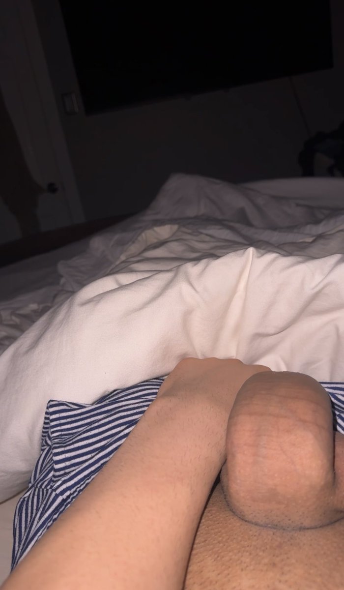 animegymboy's tweet photo. I was told to show it’s thicker than my wrist https://t.co/QsLnPgwWZ2