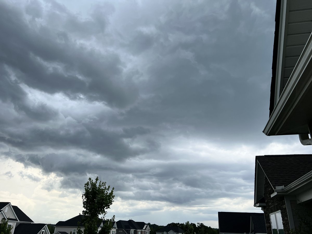 Mesa_T_Aphophas's tweet photo. #RainIsLife #UpstateSC #Kishapolee #Protectors #Elohim #GalacticFederationOfLight 

A beautiful (but quick) storm passed over the house today. 

It was so humid and the air was thick and sticky. The clouds rolled in and the wind picked up. 

The sky became filled with clouds and lighting was starting to streak. 

The rain wasn’t here yet but you could see it fall over my neighbors house. 

Within 10 minutes of taking these, the life giving rain came down so hard!

💧🌧️🌧️⛈️💙💙🌏💙💙⛈️🌧️🌧️💧