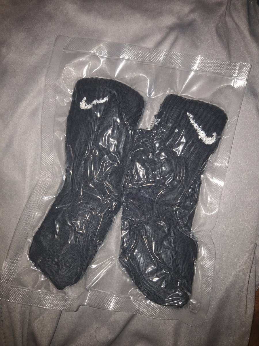 mapjss47430's tweet photo. Paire de chaussettes bien sale à vendre pour les plus offrant déjà emballé sous vide (porté 3 jours exprès en pleine canicule🥵🤑) #chaussettesale #cashmaster #dirtysocks #cashslave #lacosteTn #MasterDz https://t.co/Emqcr226WC