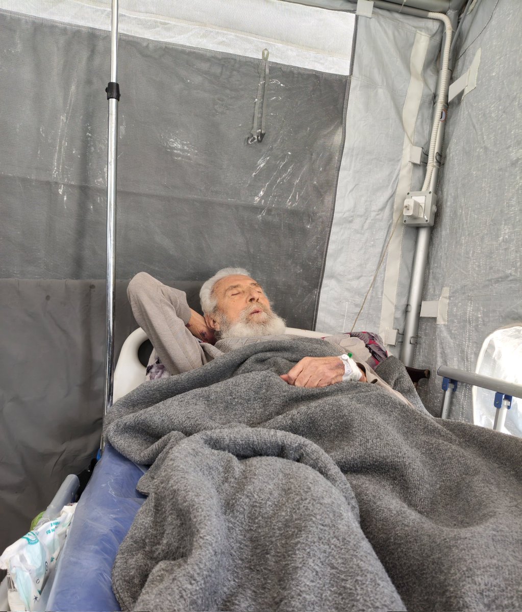 zazq12s's tweet photo. Damn cancer! 3:00 am
I'm mentally exhausted from all the questions.

I'm constantly tired and short of breath.

My expenses far exceed my savings. Please help me; I'm extremely stressed.

I need to continue my treatment And healthy food too.
https://t.co/yAuDpZnL4I https://t.co/GZNFAKSnC2