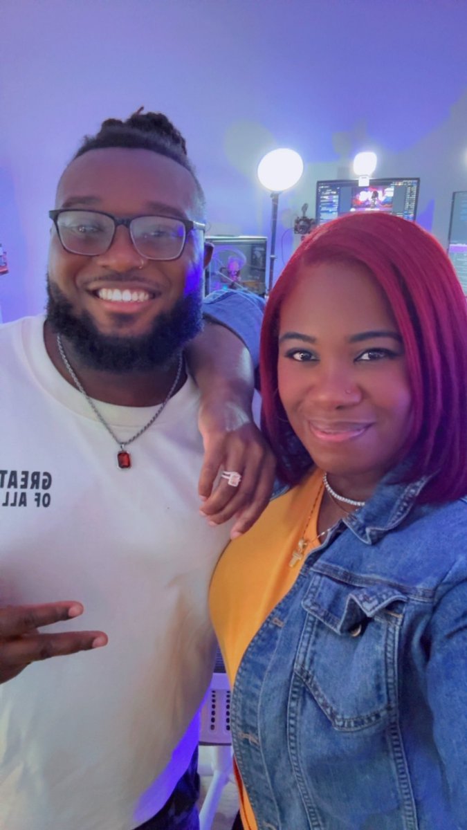 Thee_RoyalTay's tweet photo. Yo! Shout out to @JordanWGaming for inviting me to be apart of his 24 hour bday stream! The studio is fire and I can’t wait to see the upgrades coming! Yall go check out his IRL right now on the purple!  Who am I going to collab with next!? Is it you? https://t.co/snFC39HT9N