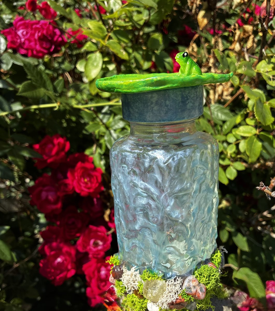 emberrr420's tweet photo. welcome to Whimsical Worlds 🌿🍄✨

my new handmade stash jars 🫙 inspired by magickal little worlds &amp; elements 💫✨🧚🏼‍♀️

which one would you bring home first? 🐸🦋🐌 https://t.co/BogWUrDtwz