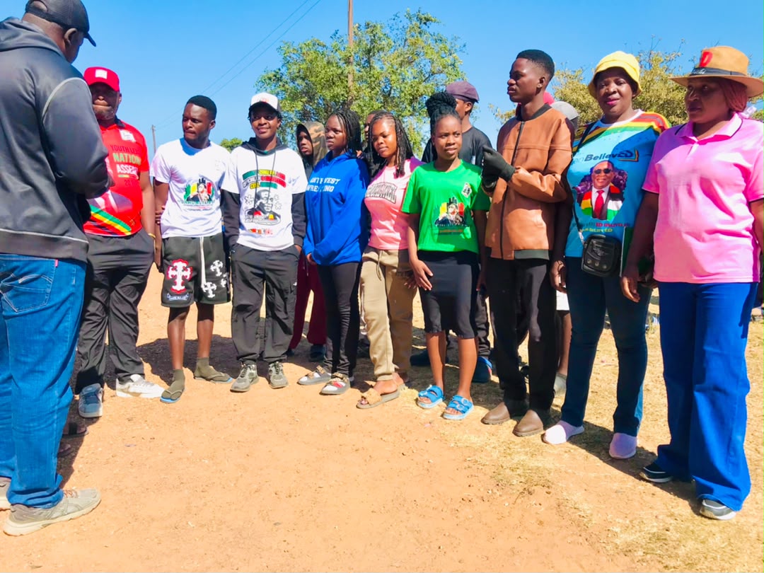 MimmieAmanda's tweet photo. Gweru District has closed out a successful National Cell Verification Day Exercise as Cell Chairpersons led meetings. From leadership to members, everyone took part in verifying cells across the district. 
#musangano wakasimba kumasero https://t.co/qc0j369B0p