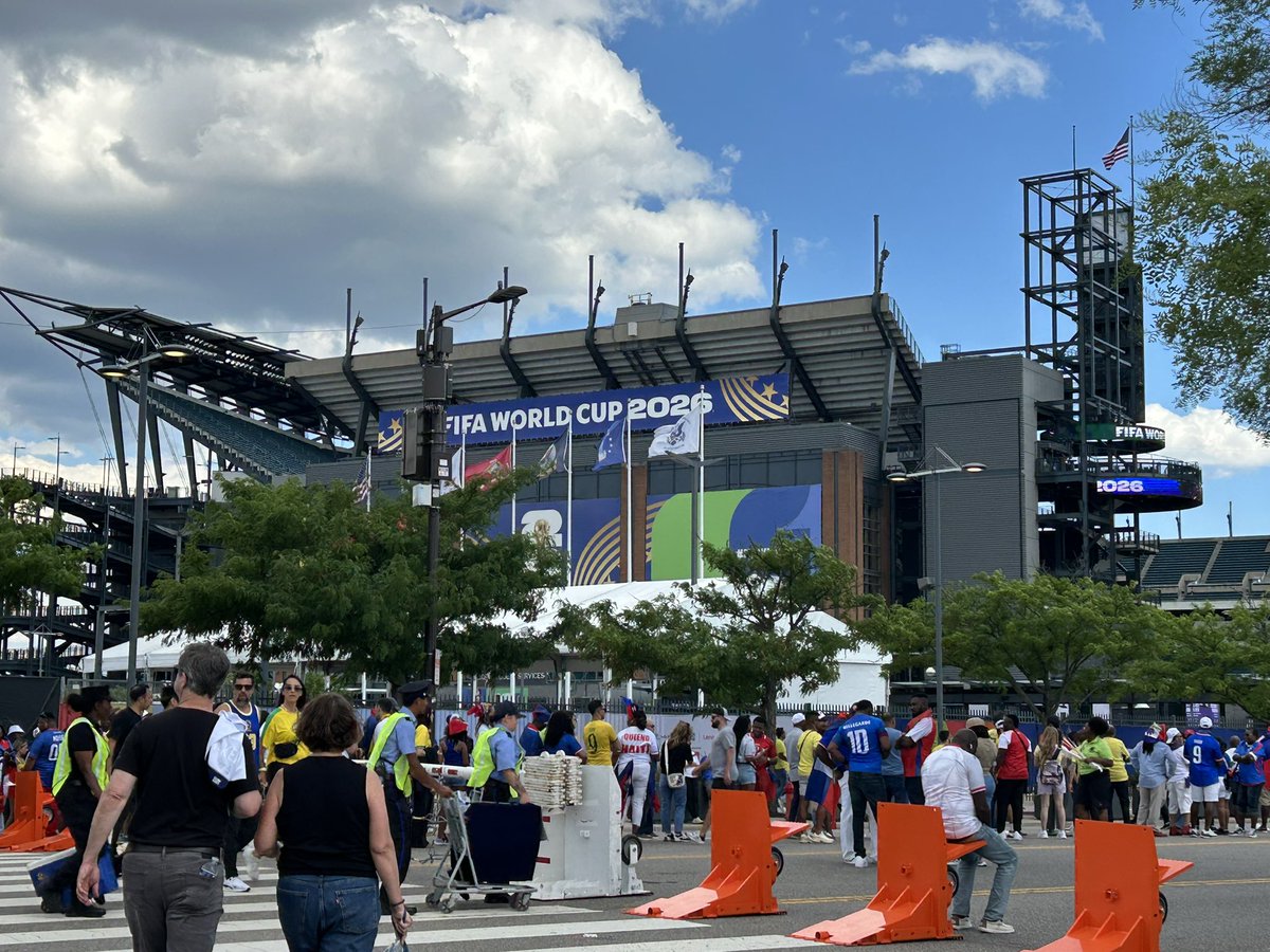 RobertG2001's tweet photo. Main event from June 19 when I went to see the FIFA World Cup game at Lincoln Financial Field in Philadelphia matchup of Brazil VS Haiti. $3,300 is how much I spend on the hospitality ticket. This was the best moment to remember. https://t.co/i6DY2QfiDJ