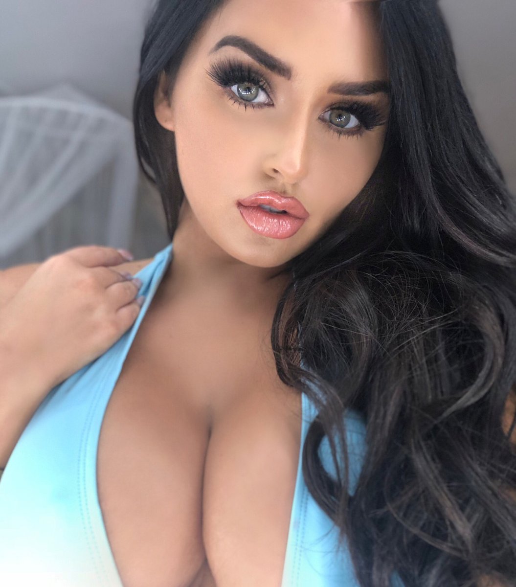 AdultDiddy's tweet photo. #AbigailRatchford #Beauty #Glamour #Portrait #Makeup #Woman #StunningEyes #FullLips #DarkHair #Eyelashes #Gorgeous #Model #BeautyShot #Fashion #Alluring #LongHair #GlossyLips #Eyebrows #Gaze #LightBlue #Confidence https://t.co/n4jehtwxCi