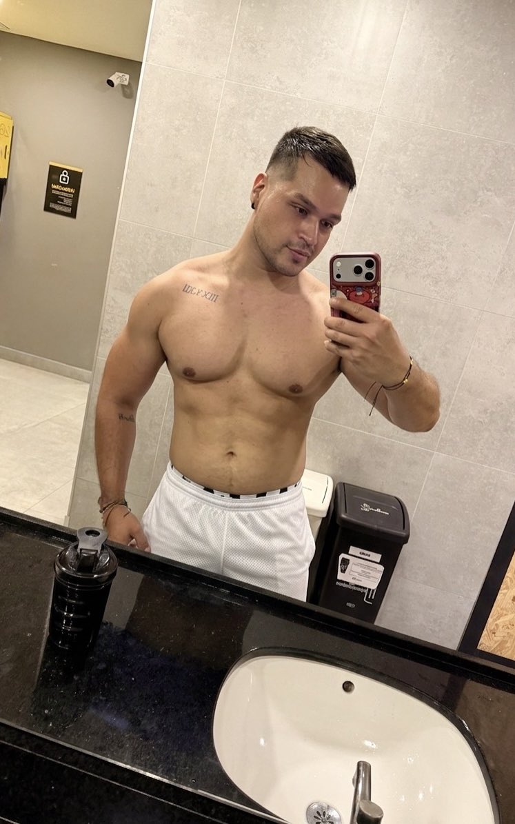 cezarhurtado's tweet photo. #gym #boy #fitness https://t.co/zfOYjmXcGu