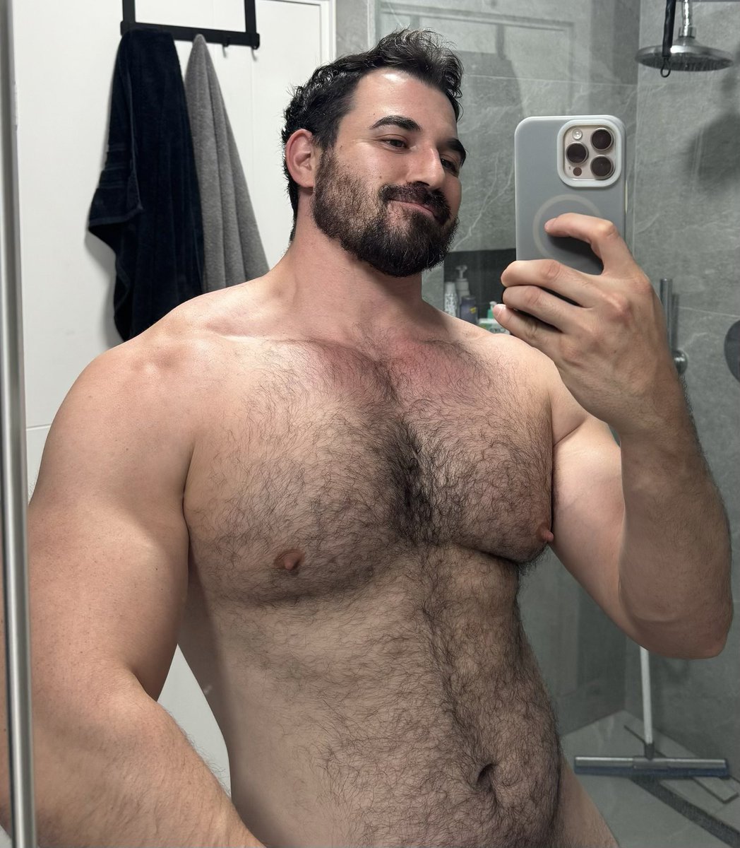 Eywildd's tweet photo. Big bear 🐻 https://t.co/Z6spKRVFXk