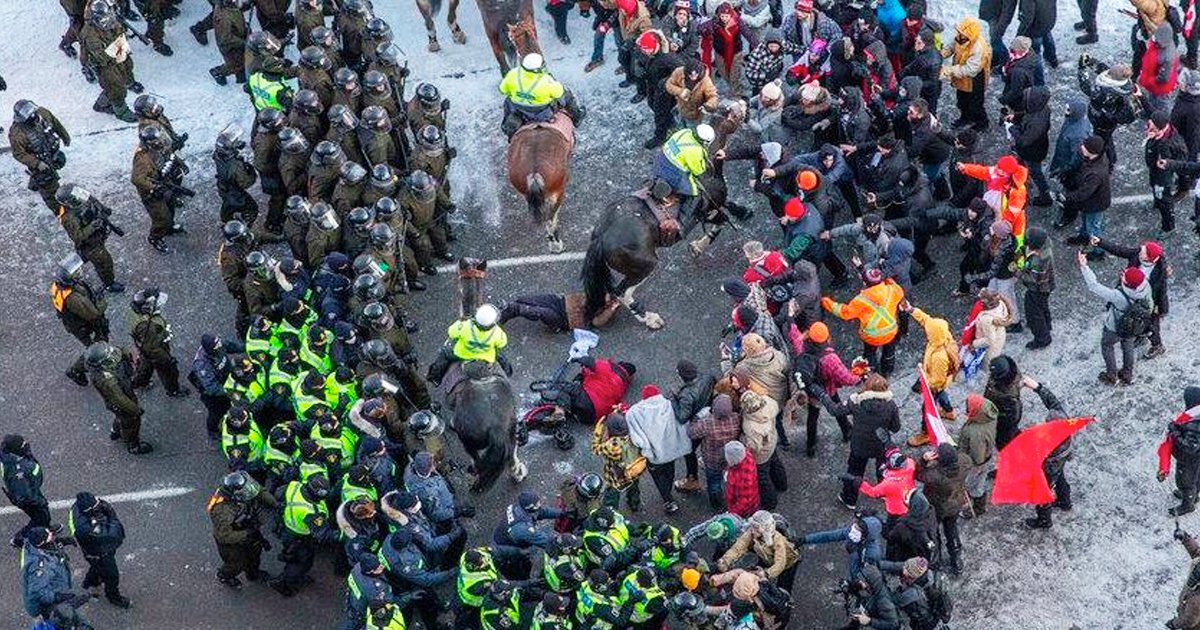 CanadaRoast's tweet photo. Remember when Katy Perry's boyfriend tyrannically froze truckers bank accounts, weaponized the Emergencies Act against his own citizens, stomped on free speech like a fascist, then flew to Finland to lecture about Strong Democracies and Open Conversations?

What a gutless, narcissistic fraud.