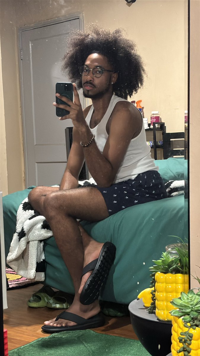 flawedmasterpi1's tweet photo. “The bigger the hair the more we care” https://t.co/nlfRjuj1W2