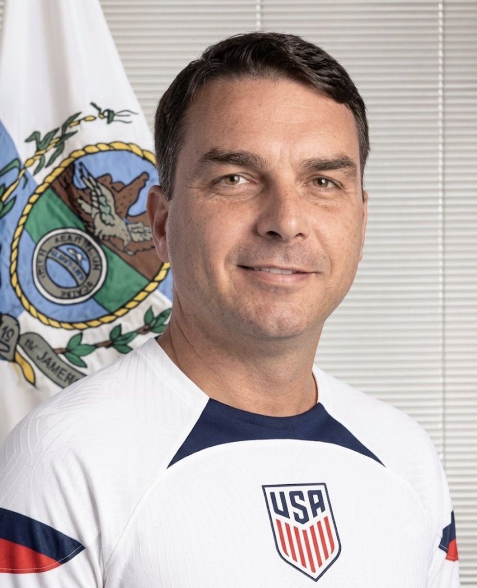 CzarHammer1's tweet photo. @FlavioBolsonaro @GayerGus TARIFLÁVIO, Jogador caro dos USA. https://t.co/j43Umrubpo
