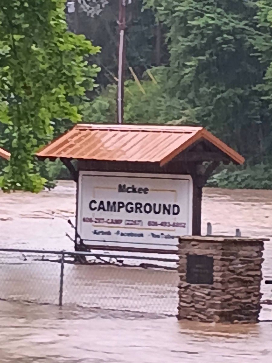 longhunter09's tweet photo. Please pray for my neighbors back home in Jackson County, KY and neighboring Madison County, especially around McKee and Sand Gap. Terrible flooding with fatalities reported, and more rain on the way. https://t.co/7IEElQTtoJ