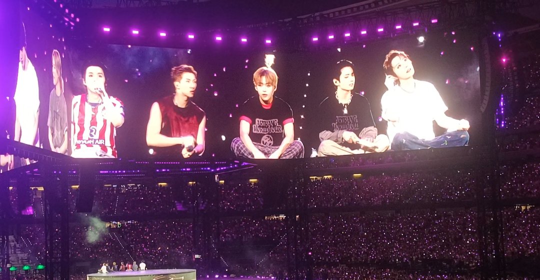 EgosShadow7's tweet photo. Best experience ever😭

#1 they sound better irl
#2 they look better irl
#3 I barely heard them because of us lmao https://t.co/97q0Ri1FdS