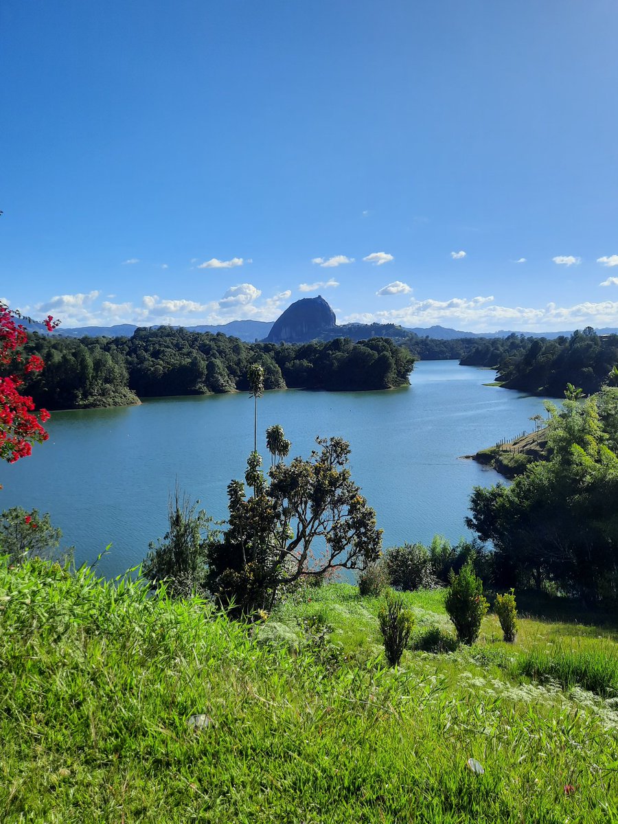 JESSICAVD5's tweet photo. Ufff acá en mi Paraíso en Gutapé, también hace mucho calor, pero por esta vista no importa https://t.co/BSHUPVx0td