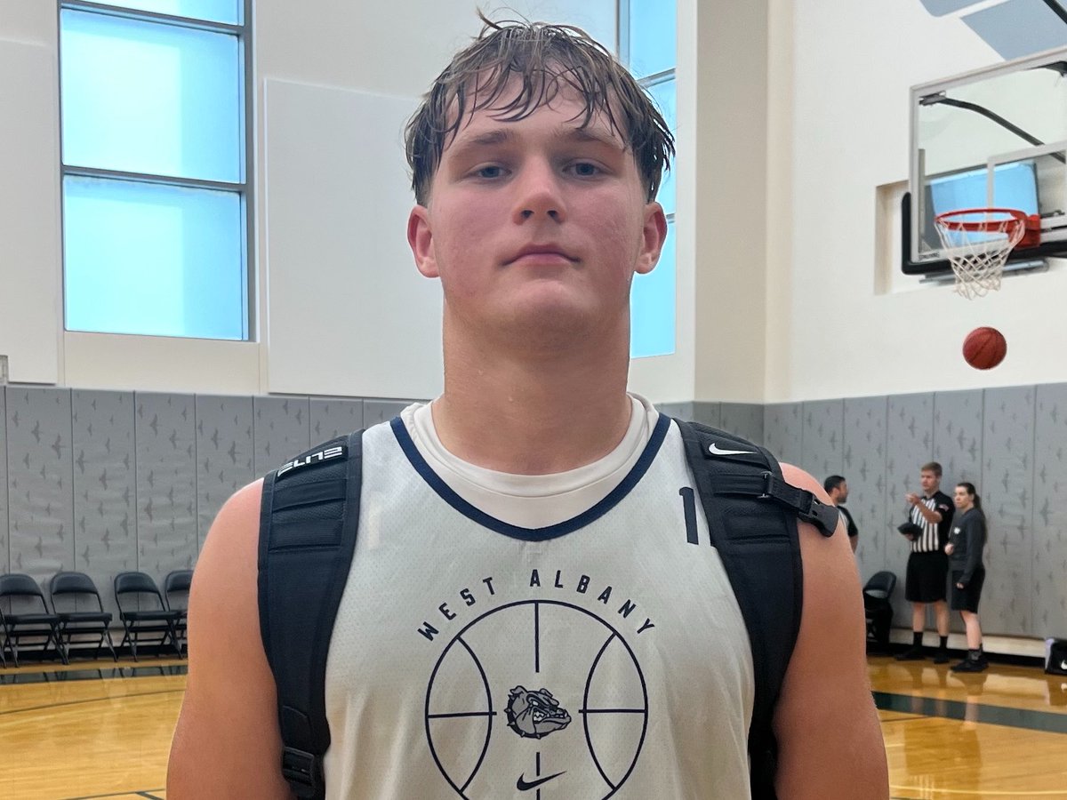 PrepHoopsOR's tweet photo. Final: West Albany 75, North Salem 67

Top performers for @westalbanybball:

Scottie Miller - 37 pts, 9 threes
@BrettGilles0 - 19 pts, 6 reb, 8 ast
Kyson Peck - 8 pts https://t.co/KmwNnhafec