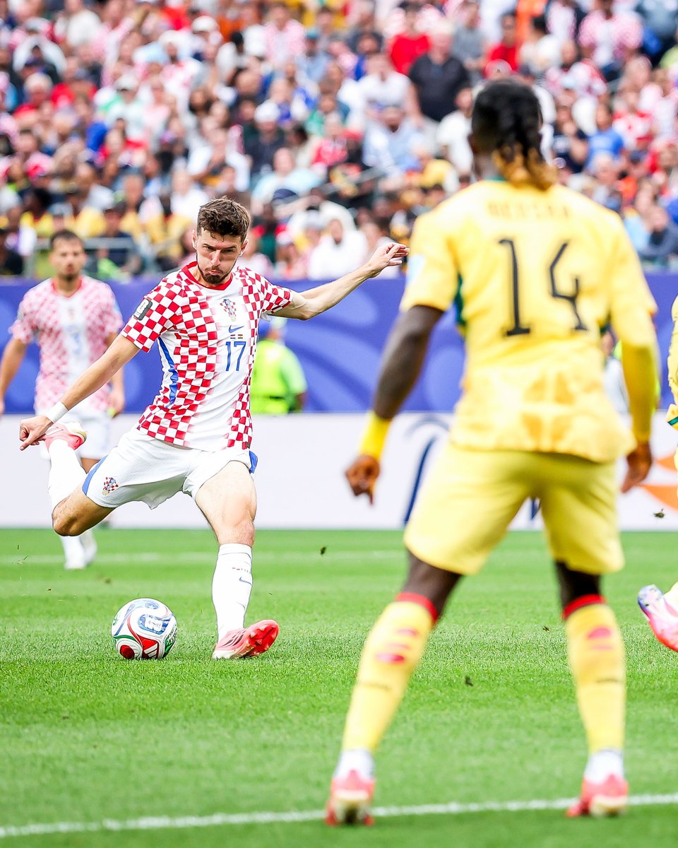brfootball's tweet photo. Petar Sučić scores just his second Croatia goal, and gives them the lead over Ghana 💥 https://t.co/9vSjVh1Bfg