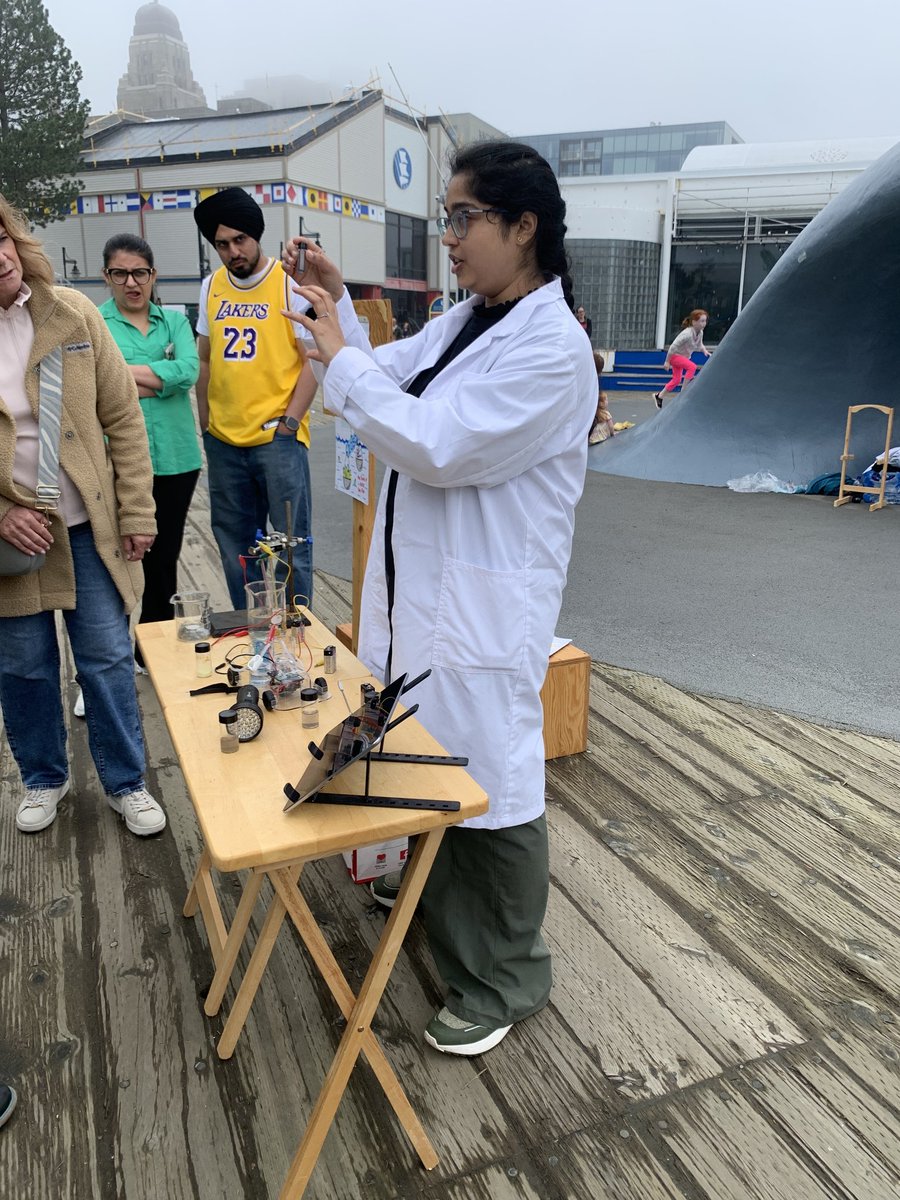 Catalytic_PET's tweet photo. Bursting the academic bubble today at @SoapboxScience Stepped out of my comfort zone and onto a literal soapbox today! Loved answering all the burning questions and proving that science is for everyone #ScienceForAll #DiversityInSTEM https://t.co/1MmRtdZj2x