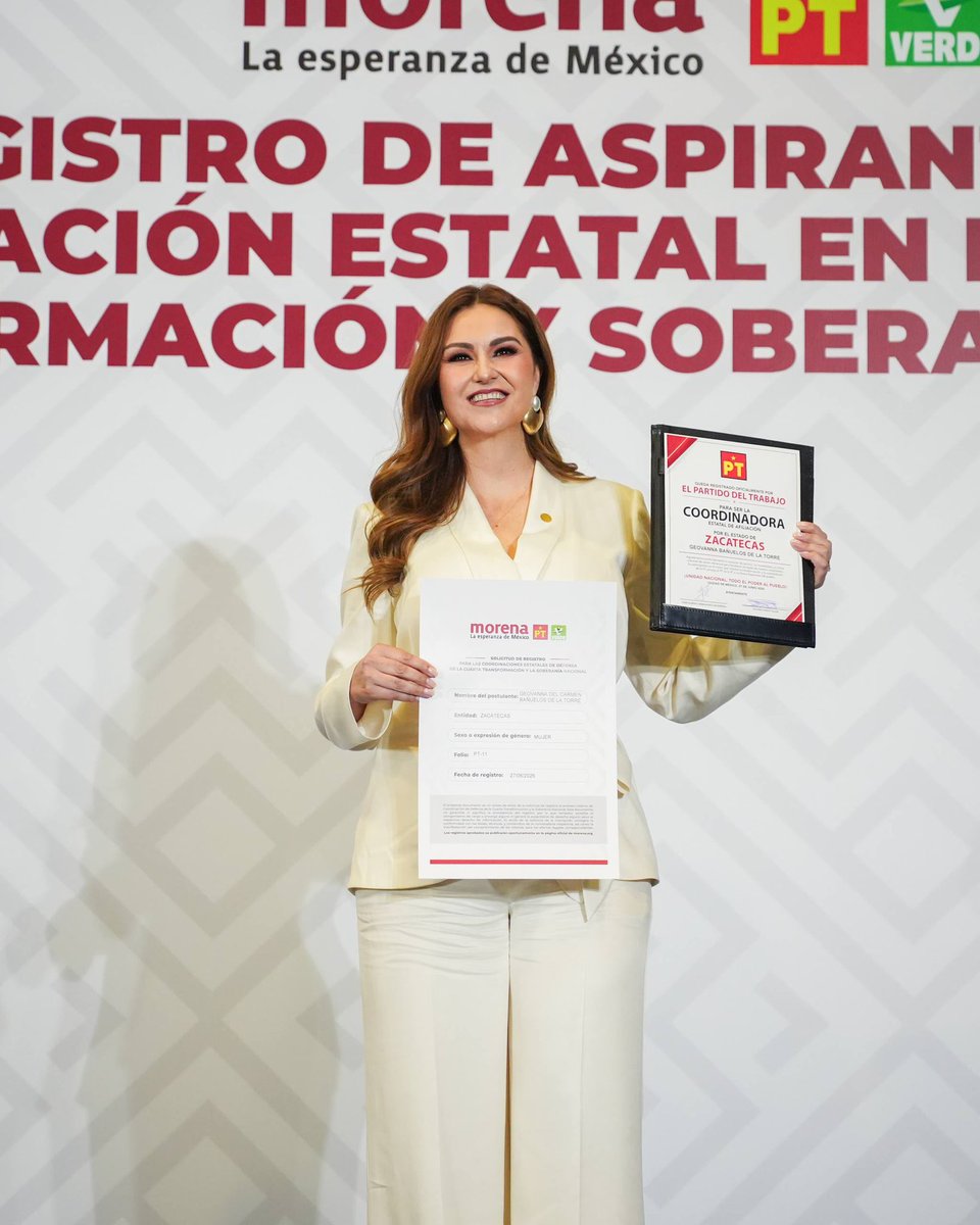 geovanna_b's tweet photo. Atendiendo la convocatoria del @PTnacionalMX, @PartidoMorenaMx y @partidoverdemex, y acompañada de mi líder nacional el profesor Alberto Anaya, nuestro líder estatal, @FematAlfredo , Diputados Federales, Locales, Presidentes Municipales, y cientos de militantes y simpatizantes, me he registrado como aspirante a la Coordinación Estatal en Defensa de la Transformación y la Soberanía.

Mi compromiso ha sido, es y seguirá siendo con Zacatecas.

Con unidad, organización y trabajo seguiremos haciendo historia.