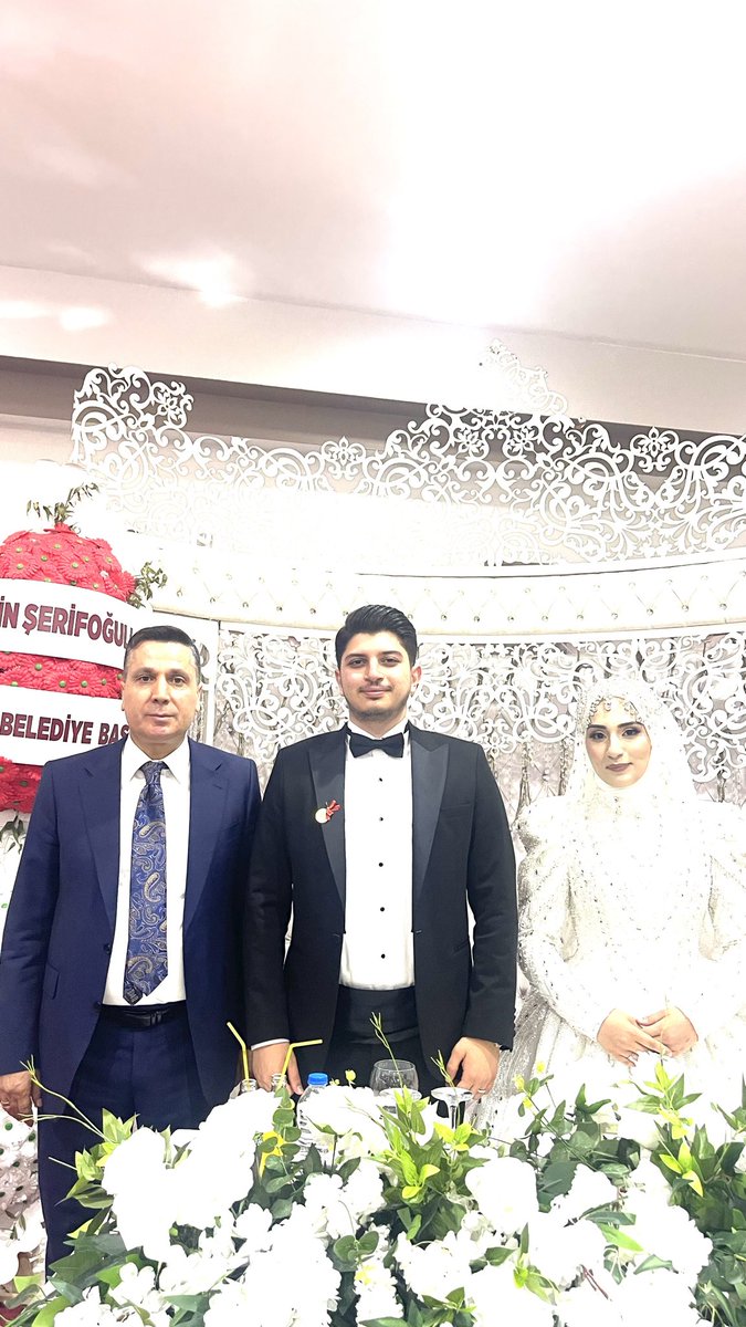 MehmetTUGEN23's tweet photo. Elazığ İl Özel İdaresi Genel Sekreteri değerli dostumuz Sayın Cemil Yatkın’ın oğlu Safa Kürşat ile Elifnaz kardeşimizin düğününe katılıp sevinçlerine ortak olduk. Rabbim genç kardeşlerimize ömür boyu huzur , mutluluk ve bereket nasip etsin. Allah mesut etsin , hayırlı olsun. @cemilyatkin