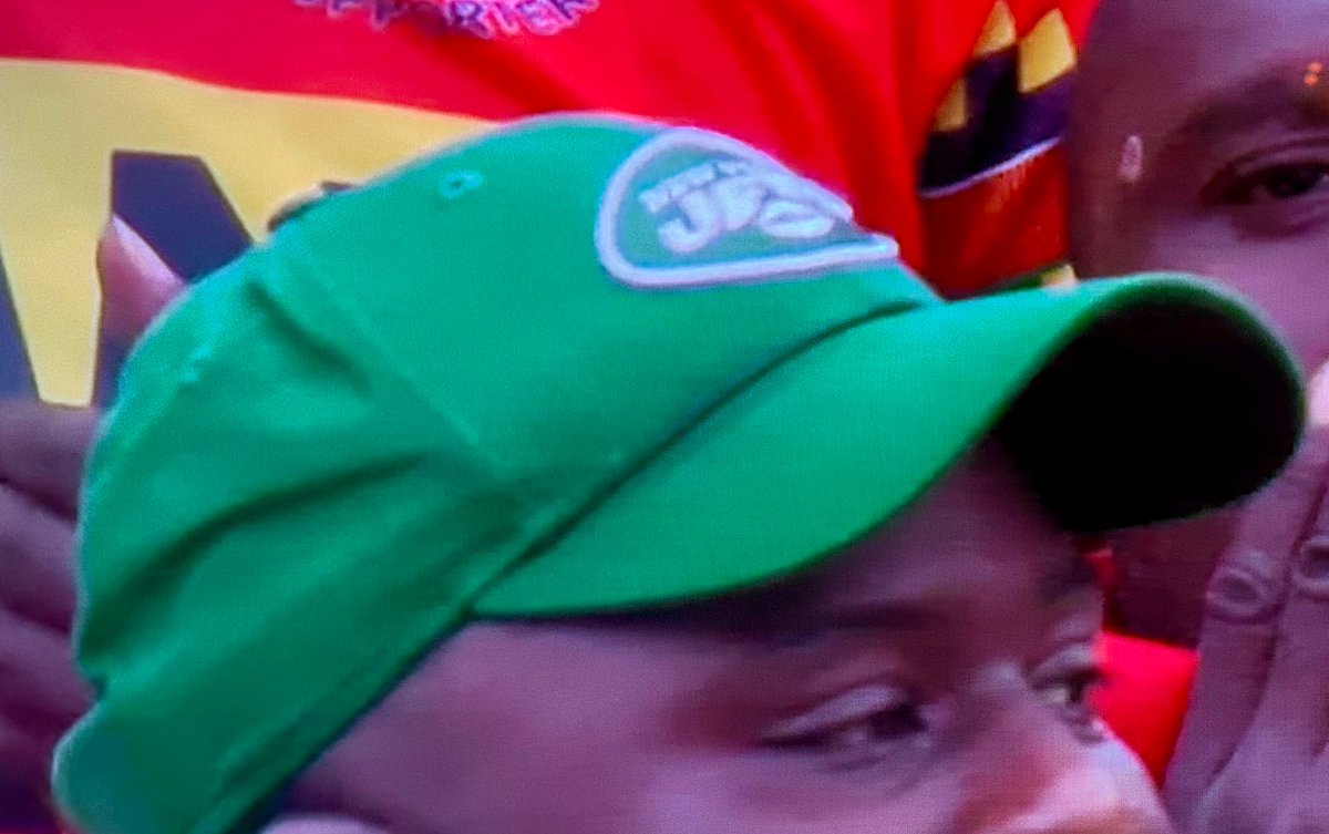 fismat's tweet photo. …because of the Jets hat. https://t.co/luApXMrgxv