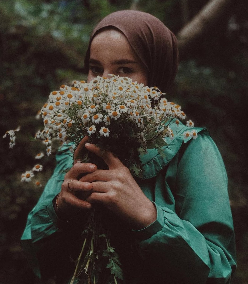 sltnn_sultan's tweet photo. "Yıldız Kenter şöyle demiş;

"Görmezden gelmek saflık değil, zekadır. Her şeye karşılık verirsen, tükenirsin. Her sesi dikkate alırsan, aklını kaybedersin. Bazı şeyleri bilerek yok saymak "Ruhunu Korumaktır."" https://t.co/hui7wpBJEx