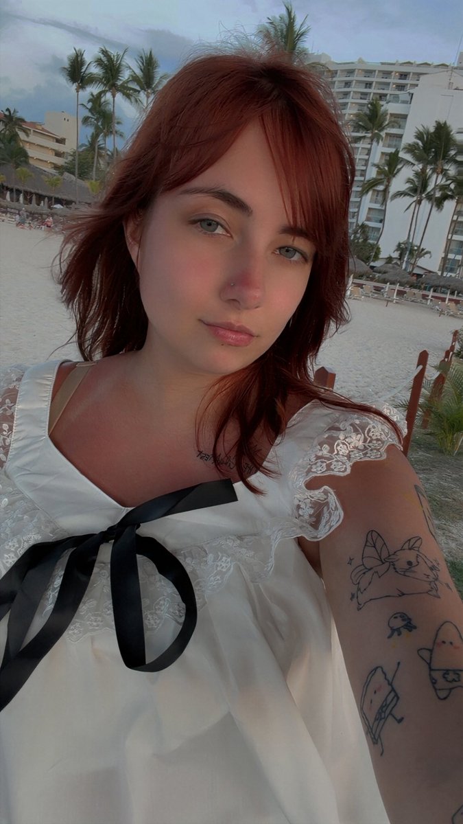 zana ໑̣ tweet media