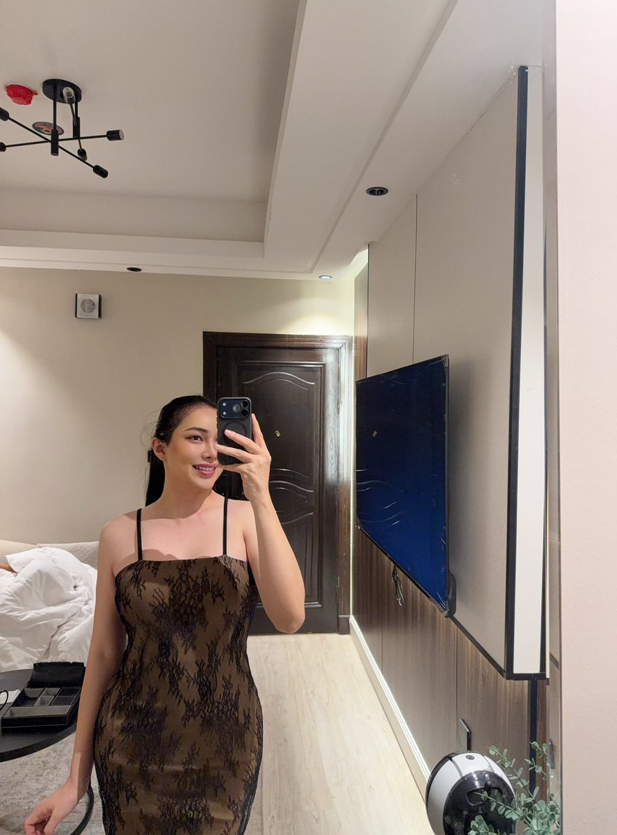 bjmper's tweet photo. #ladyboy_jeddah 
#jeddah_ladyboy https://t.co/4wXCxfWCFp