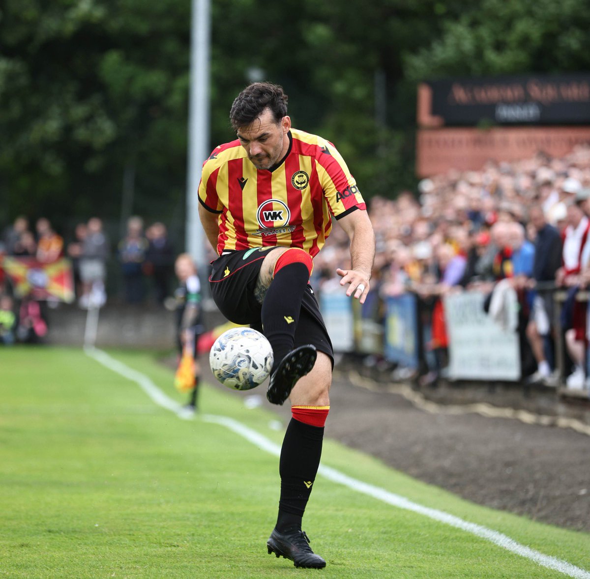 32watto's tweet photo. Good to be back @PartickThistle ❤️💛 https://t.co/PwKjO2RQET