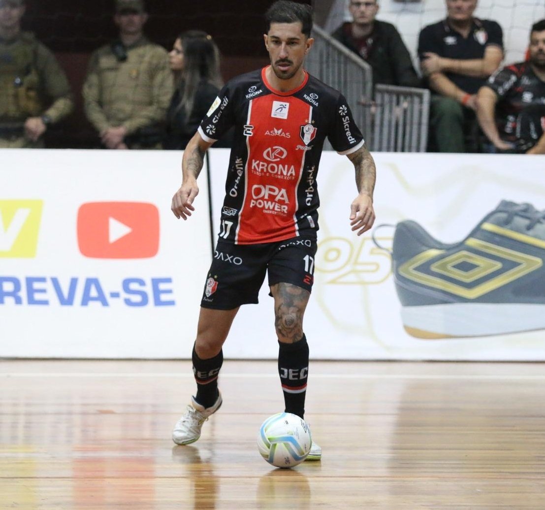 Murillo_cfc's tweet photo. super-herói é um personagem que possui habilidades extraordinárias ou superpoderes, usando-os para lutar contra o mal, proteger os inocentes e combater ameaças maiores, frequentemente disfarçando sua identidade com um traje e enfrentando supervilões. https://t.co/b6Z2P8bFjo