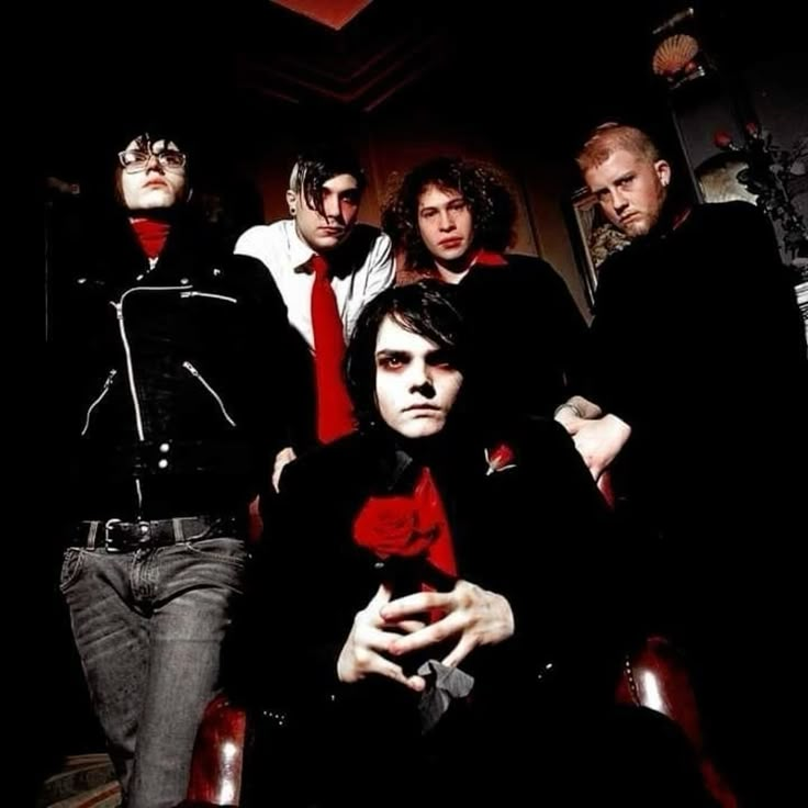 stardustedtwt's tweet photo. shedtwt intro !! :3 
priscilla 14 
dni if u like tadc mha and/or u use ai!! 
interest mcr blink 182 panic! &amp; death note
repost/like to be moots!! https://t.co/HMQDuq4Koy