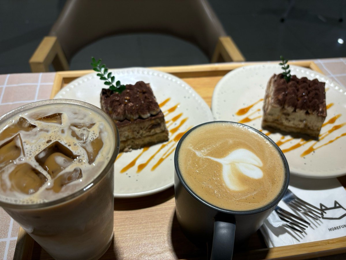 MammawGrace's tweet photo. Had such a lovely coffee chat with my new neighbor today—she’s a freelance designer and we already talked about collaborating on a small project. So nice to meet someone who shares the same creative vibe! https://t.co/3dTMWNmQiN