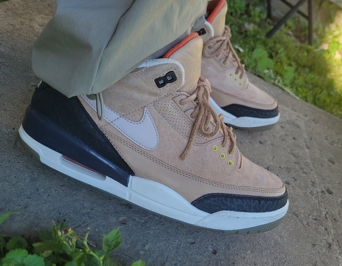 Chicka3000's tweet photo. #KOTD #jordan3 #JTH #BioBeige https://t.co/sWBDcrW9aL