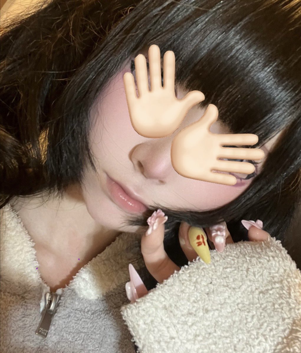 n9n_2's tweet photo. おはよ〜ございます🥱
髪の毛ボサボサ😅 https://t.co/4ETzBUPQhF