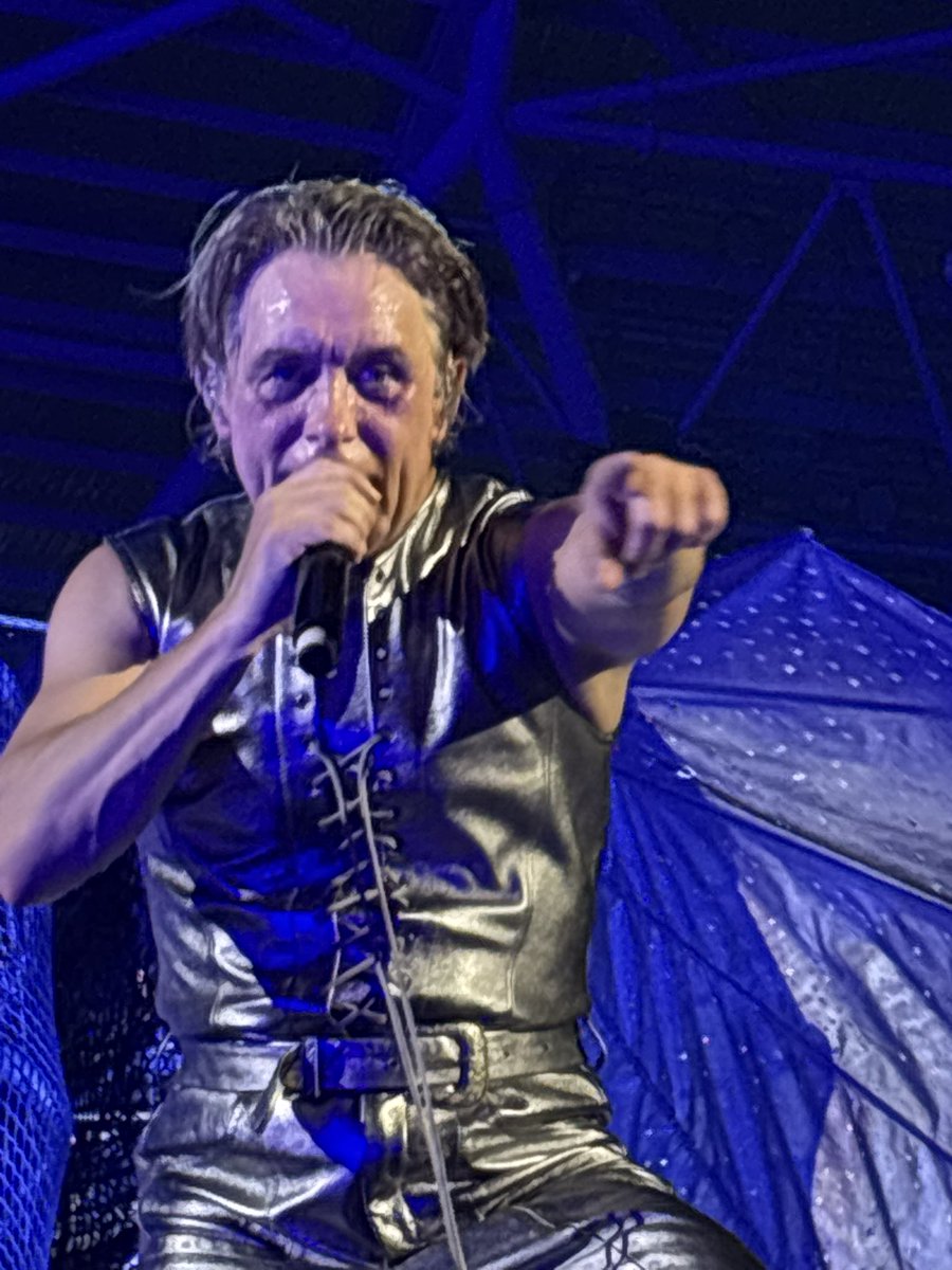suesmith1465's tweet photo. #HUAL @OfficialMarkO @GaryBarlow @takethat
Thankyou for the best night at the Circus #london ❤️❤️❤️ https://t.co/1ESvPMXjx1