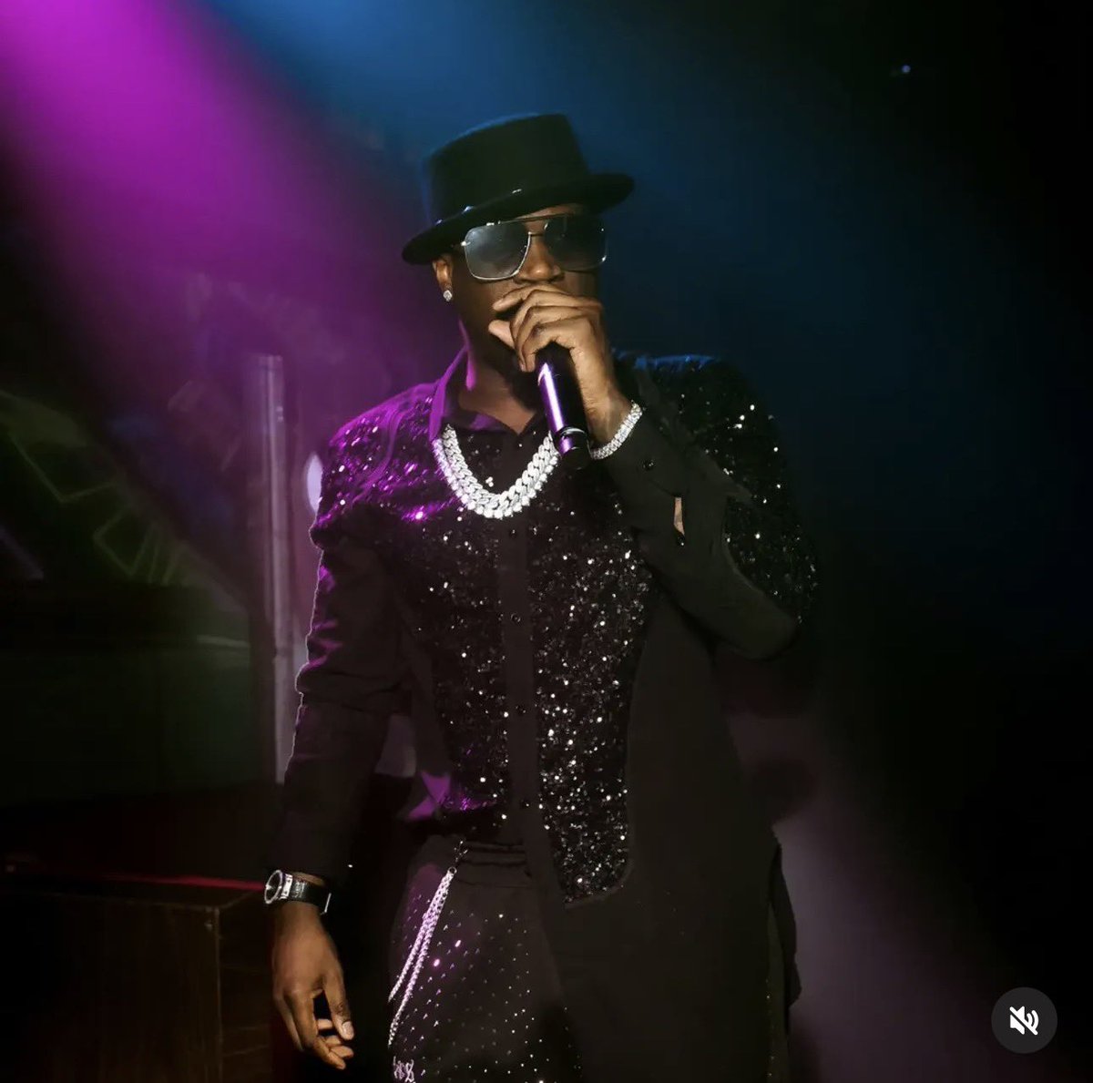 Amsteadyicon's tweet photo. What do you think about Mr p new jam.... I can't look away https://t.co/go2Sj5vobs