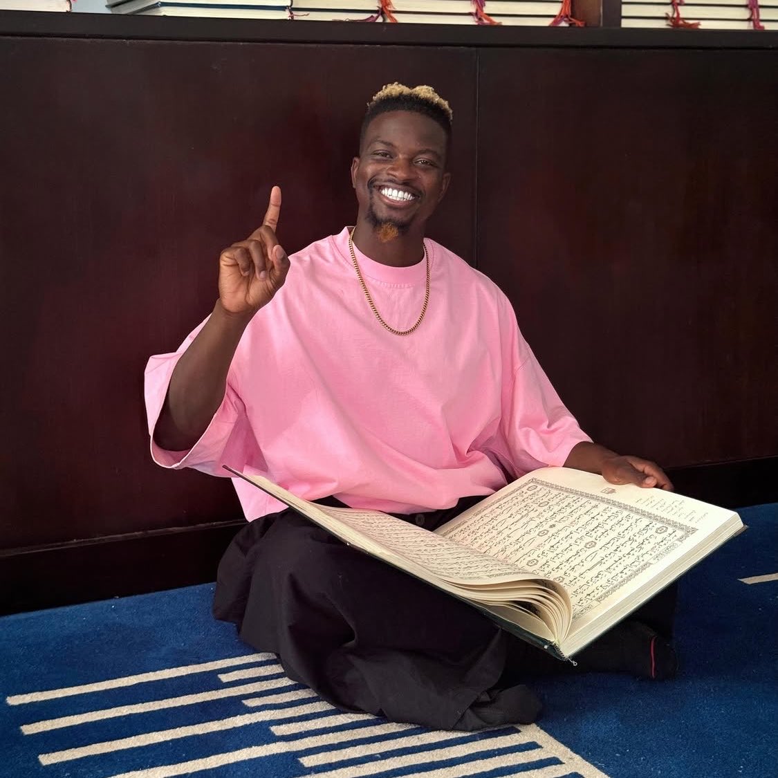 JMNewsNetwork_'s tweet photo. 🇨🇦 Canadian hip-hop artist Jae Deen celebrates 16 years of being a Muslim. 

• He converted to Islam in 2010. https://t.co/Q8y9bMJYdd