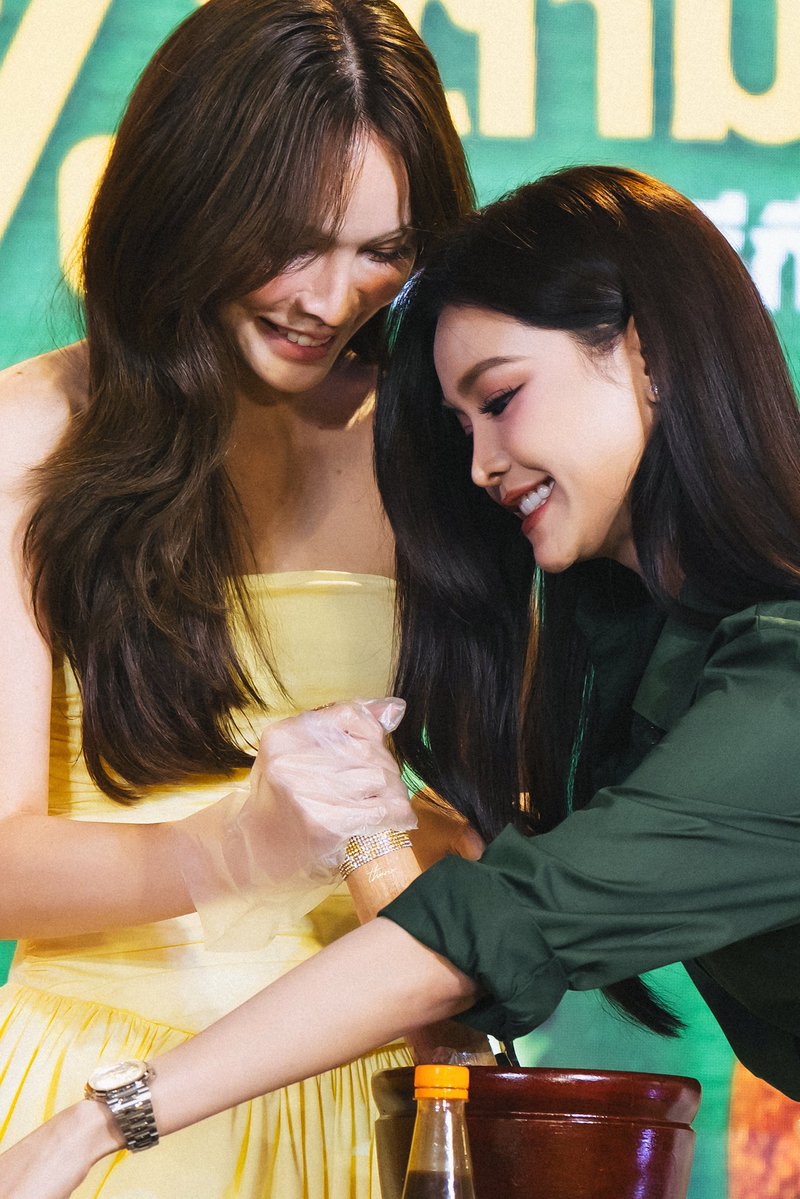 Fsomtui's tweet photo. มอร์นิ่งค่า ไปทำงานที่้รารักกันเถอะทุกคน 😆 ชดใช้กรรมฟินเกินโด้ดเมื่อวาน55555555 https://t.co/zBpJPmkpj3