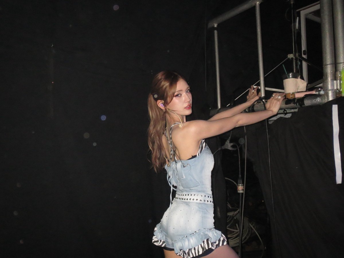 dearwinterkitty's tweet photo. Jeon Somi https://t.co/iN8bRh4vHb
