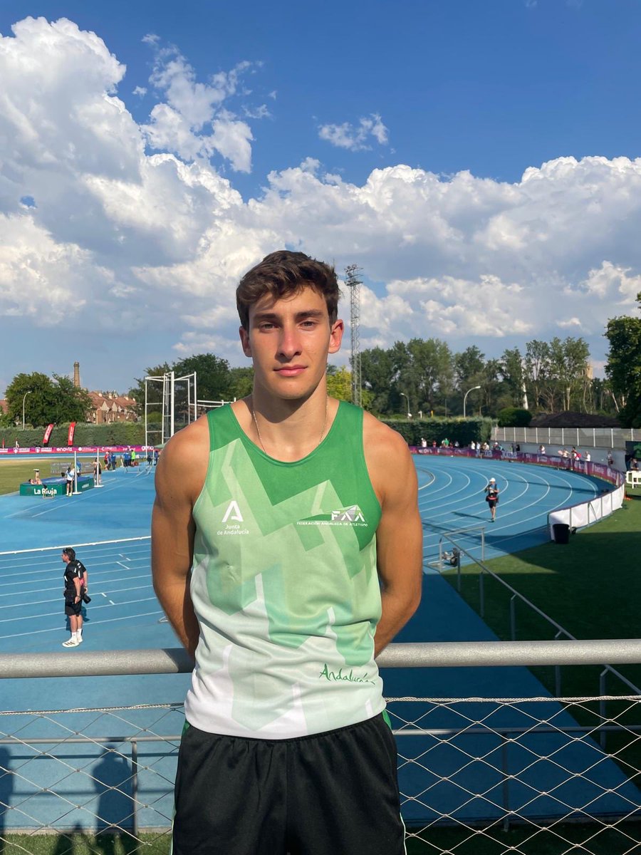LauraReal75's tweet photo. SERGIO RODRÍGUEZ medalla 🥉 en el Campeonato de España por Federaciones Autonómicas con la selección andaluza 🟢⚪️🟢 

Realizó un buen concurso de triple salto donde quedó 2º con una mejor marca 15.47

#tomaresteam https://t.co/EzYWjYWPPZ