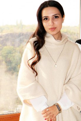 AlexNather2's tweet photo. @EmperoroftheShl @Jabz_CFC It says she's armenian. Armenians are considered white by the U.S since 1925 but are technically an Ethnic group native to the Armenian ig not your typical white phenotype but white technically https://t.co/Yqvw5myHo3