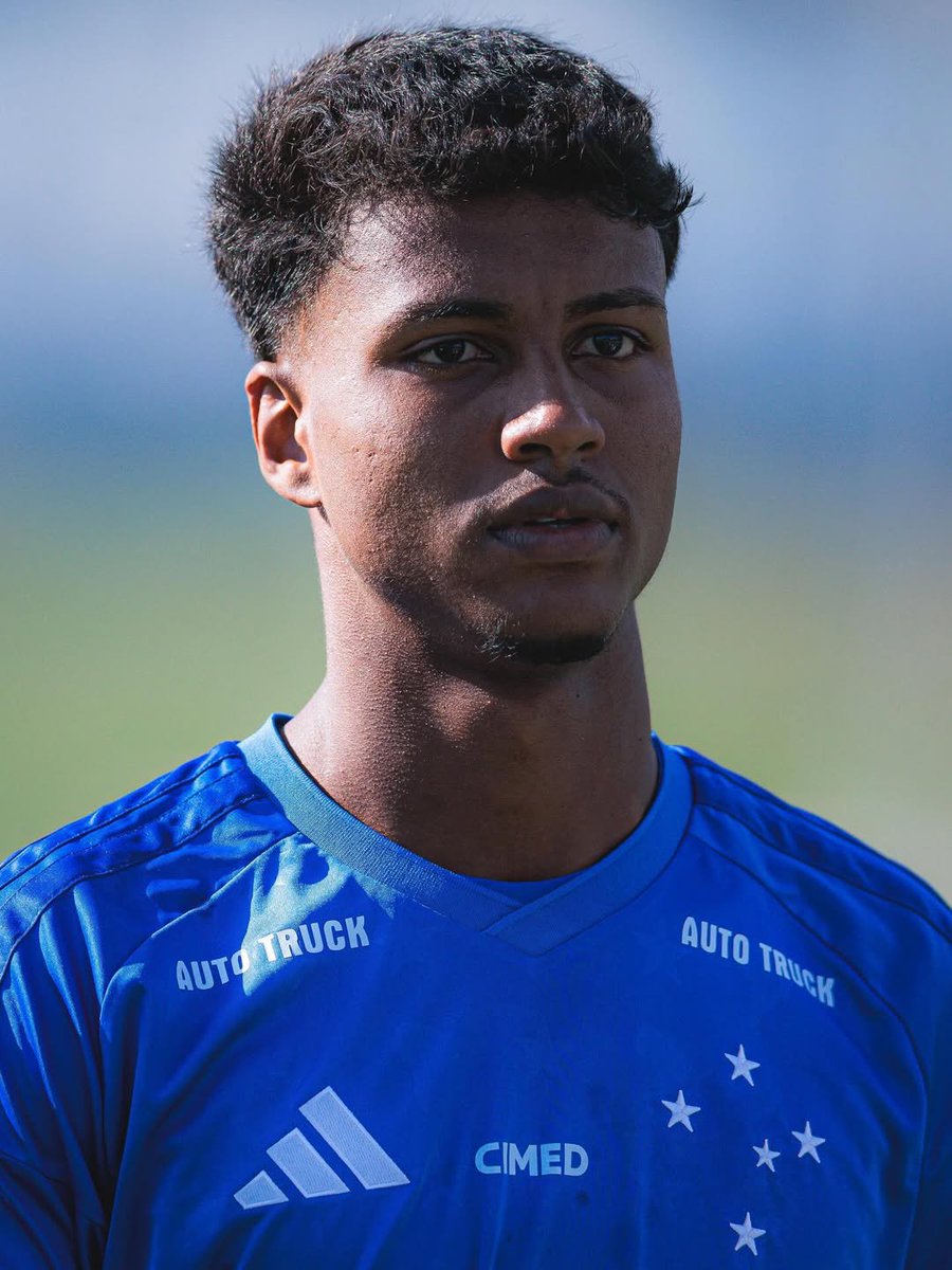 ThiagoCECsaf's tweet photo. Uma curiosidade.

O Bernardo Machado, do Sub-14, me lembra bastante o Ruan Índio. Os dois têm características muito parecidas: alta estatura, presença de área, faro de gol e gostam de decidir clássicos.

O Bernardo, inclusive, já media 1,82 aos 13 anos.

Ambos marcaram gol hoje. https://t.co/9lmOtSqqUI