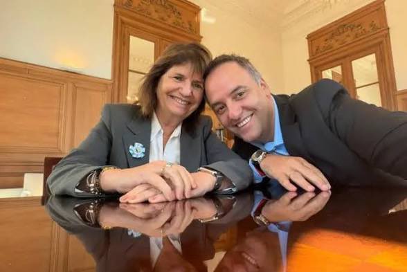 diegowainstein's tweet photo. @PatoBullrich @FabianWaldman ….
Jajajajajajajajaja https://t.co/uEOamj9QFn