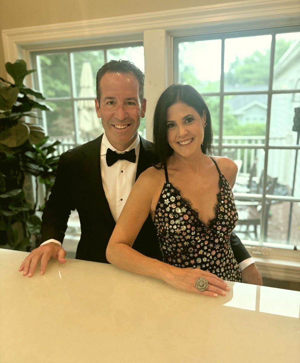 miolni's tweet photo. Getting ready for a fun night out! 🌙 Let’s do this. https://t.co/At1jaCoHwK