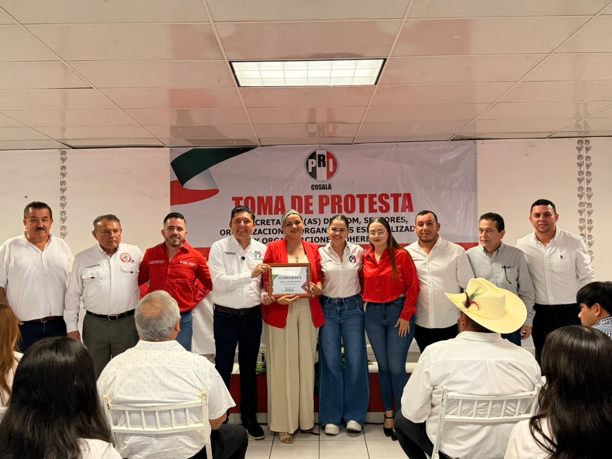 CDEPRISinaloa's tweet photo. ¡En el PRI Sinaloa seguimos fortaleciendo nuestra estructura! 💪🏼

En Cosalá, nuestra dirigencia estatal tomó protesta a 27 compañeras y compañeros que asumen la responsabilidad de integrar las secretarías del CDM, sectores, organizaciones, organismos especializados y organizaciones adherentes.

En este importante acto estuvieron presentes Keyla Citlali Luna y José Simón Arredondo Acosta, dirigencia del CDM Cosalá; Samuel Aragón, delegado del CDE en el municipio y regidor; Miguel Ángel López Miranda, dirigente de la CNC en Sinaloa; Israel Jarquín, dirigente de PRI MX en el estado; Arturo Yáñez, delegado distrital; así como los exdiputados federales Pablo Moreno y Germán Escobar.

Con unidad, organización y compromiso, seguimos construyendo un PRI más fuerte, cercano a la gente y listo para trabajar por las familias sinaloenses.

#PRISinaloa #LaFuerzaDeLaUnidad #SeBuscanRevolucionarios #OrgulloPriista