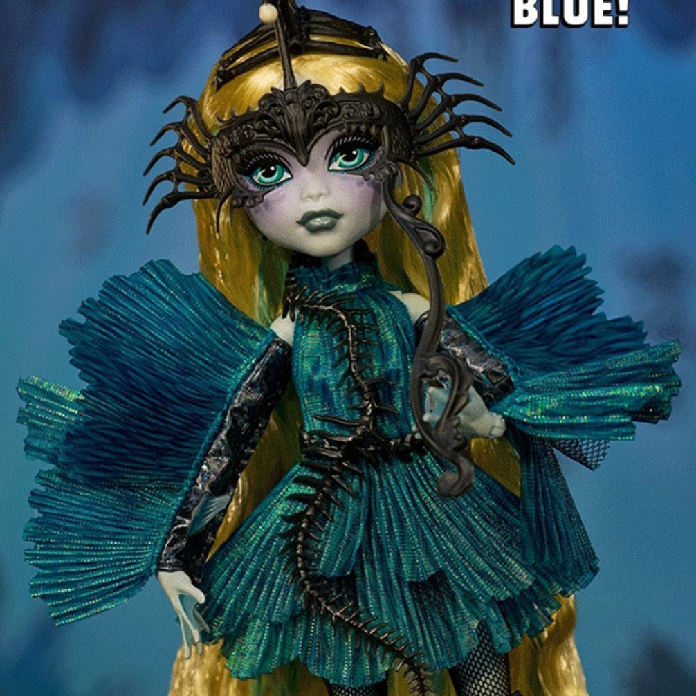 himesalis's tweet photo. shes cute tbh but i just hate how mattel doesnt try to make the sdcc dolls blend into the lineup... they clearly dont know how to make them look deluxe without making them feel out of place (although her and twyla may be the best attempts yet) https://t.co/ScZnoTGIQX
