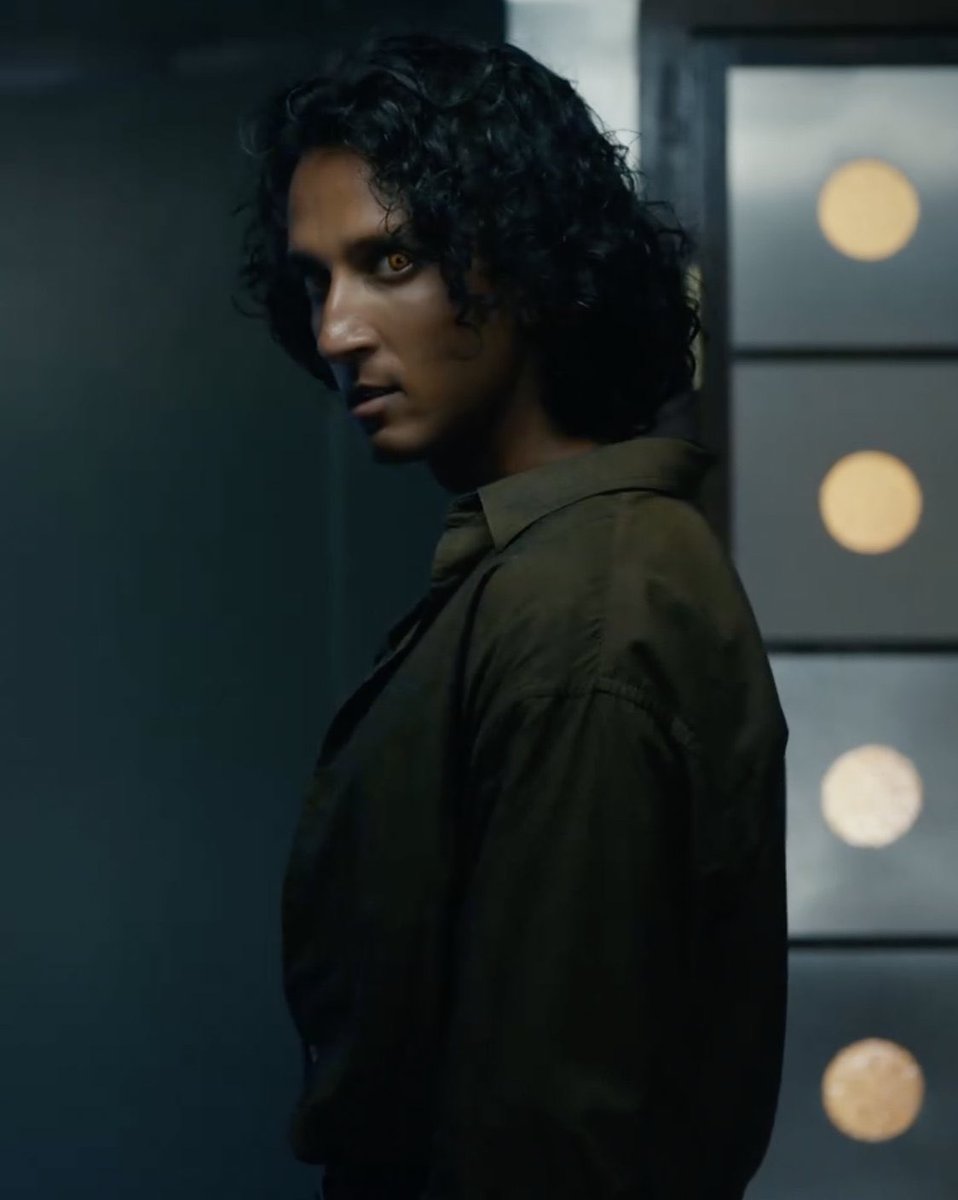 knivesnhoney's tweet photo. armand, baby, i respect your decision to try to be a better person. i’m proud of you. it didn’t work out. that’s okay. now let’s recenter being evil. ❤️ recenter torture. ❤️ recenter brainwashing. ❤️ recenter making people fear you. ❤️ #tvlspoilers https://t.co/Rf2dekfaQD