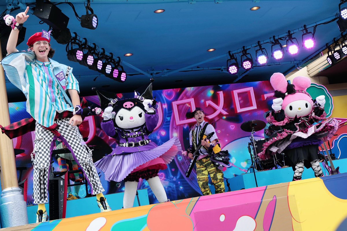 rintfmh's tweet photo. クロミライブ😈🐰🎤🎸🥁🎹

I-through🎤　U-ai🎸
クロミ😈マイメロディ🐰

いよいよ今日はキャラクター大賞の発表‼️ドキドキする🥺

#クロミライブ
#クロミ
#マイメロディ
#kuromi
#USJ_Official
#USJファン
@USJ_Official
#サンリオキャラクター大賞
#サンリオフェス https://t.co/bjmRjv8mLN