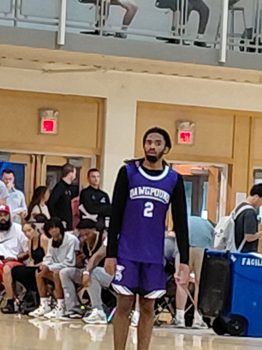 chickg3's tweet photo. Saturday afternoon Eye-Catchers @PhillyHSLive from Newark Tech (NJ) in their 73-61 win over Parkland HS- 6'2" '28 Caleb Marchan #1, 6'3" '27 Va'Saun Harper #2 and 6'2" '28 Chase Pettiford #11. https://t.co/ZLaYvnNsw2